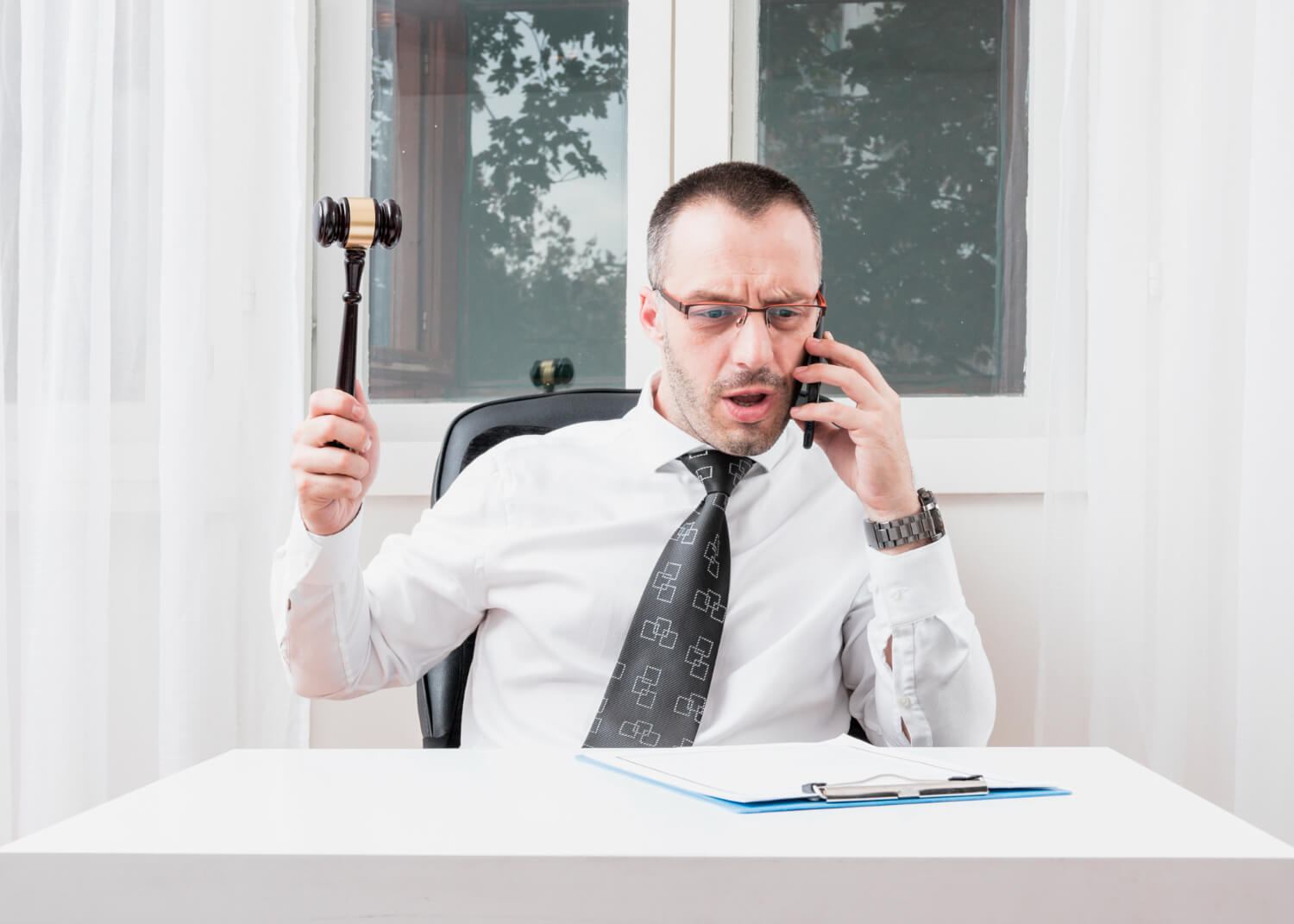 How a Miami Bus Accident Lawyer Builds Your Case